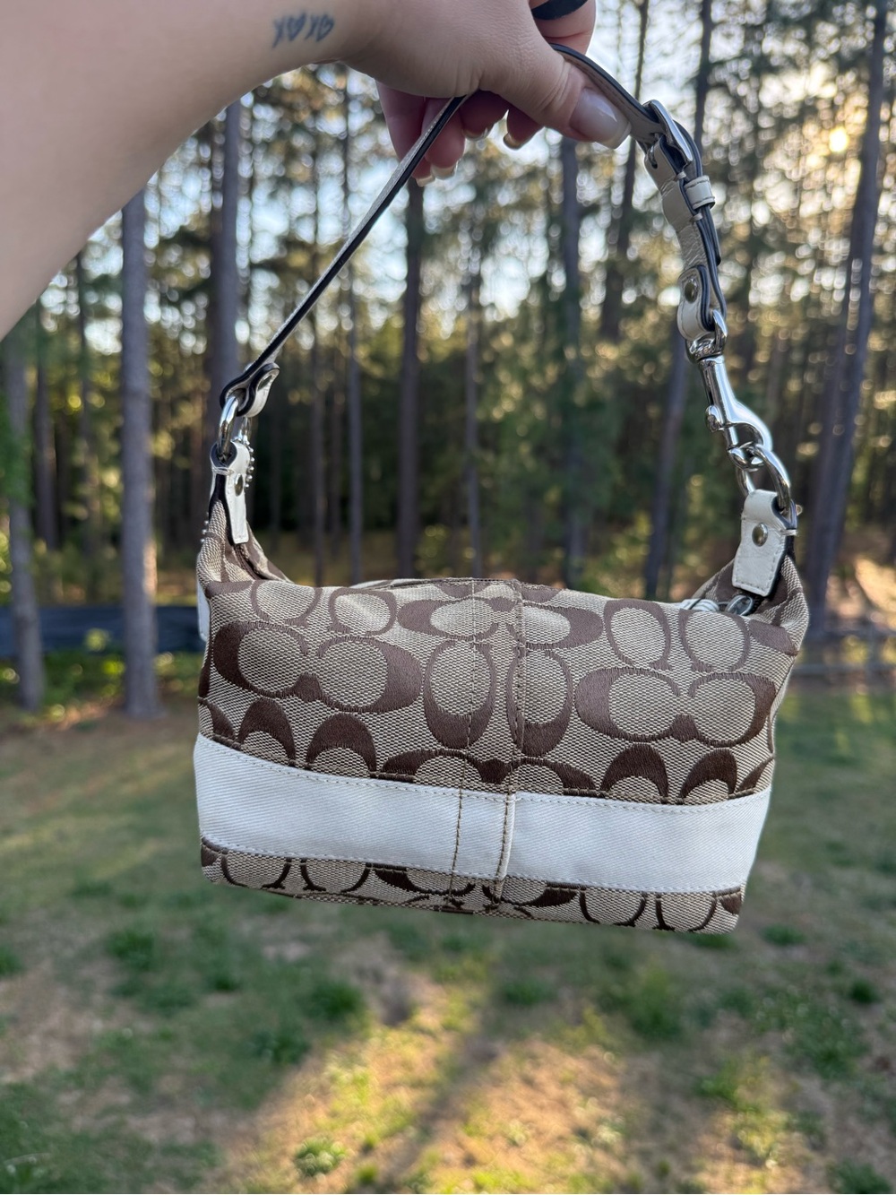 Coach Signature Demi - Picture 3 of 7